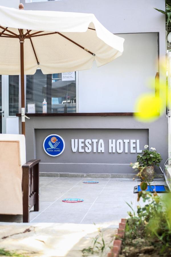 Vesta Hotel Side Luaran gambar